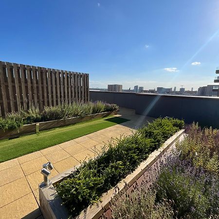 Deluxe Double Bed In Shared Apt Near Canary Wharf, City Airport & O2 Arena With Thames View Λονδίνο Εξωτερικό φωτογραφία