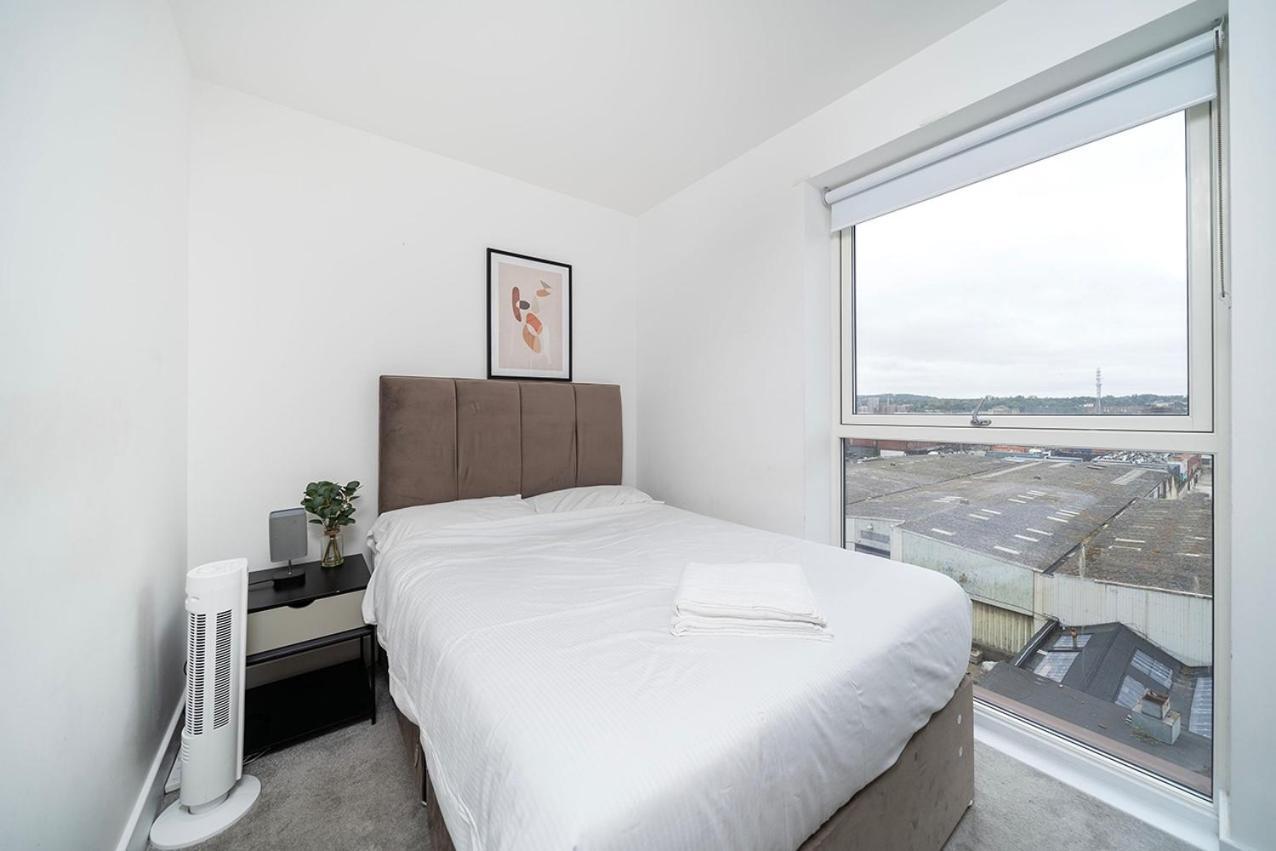 Deluxe Double Bed In Shared Apt Near Canary Wharf, City Airport & O2 Arena With Thames View Λονδίνο Εξωτερικό φωτογραφία