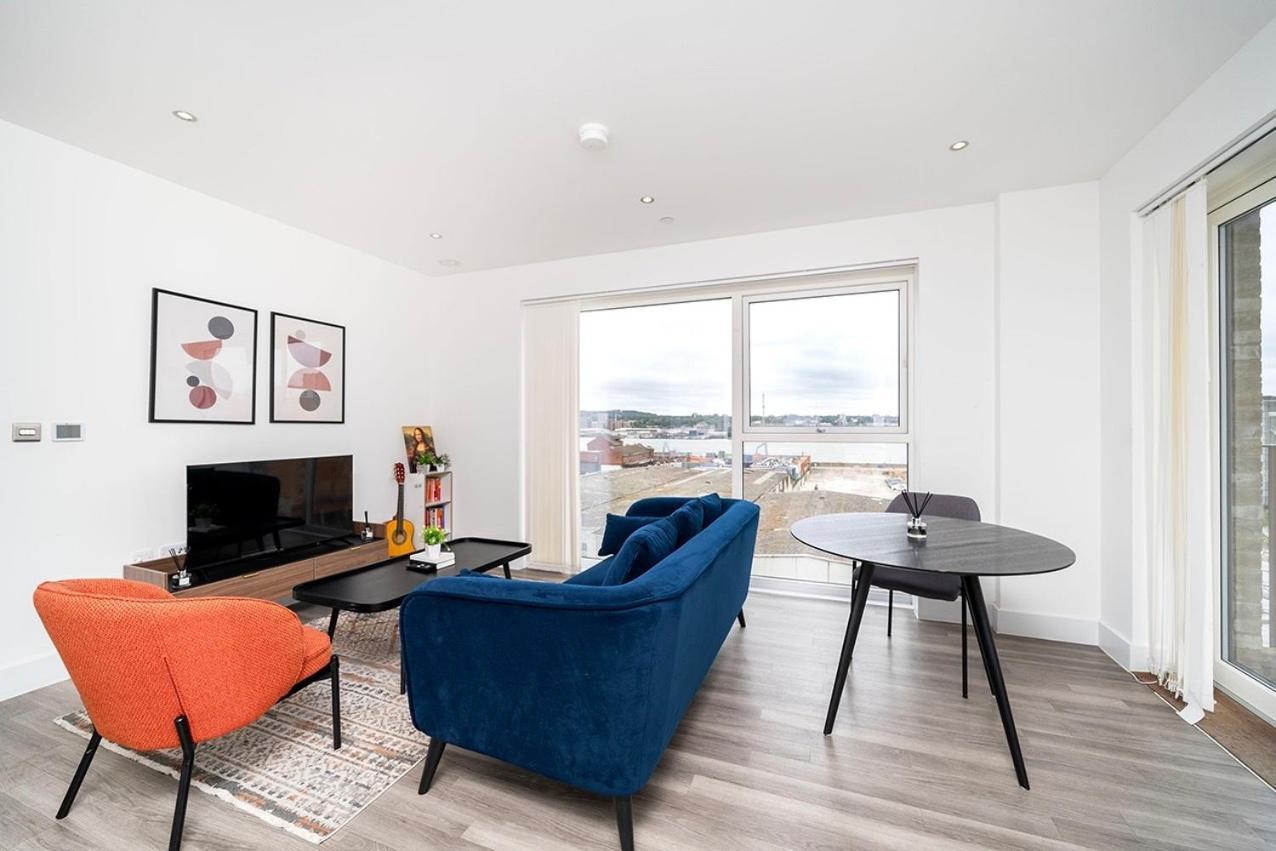 Deluxe Double Bed In Shared Apt Near Canary Wharf, City Airport & O2 Arena With Thames View Λονδίνο Εξωτερικό φωτογραφία
