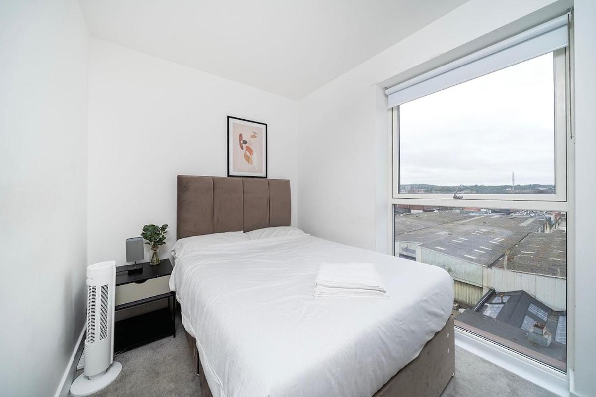 Deluxe Double Bed In Shared Apt Near Canary Wharf, City Airport & O2 Arena With Thames View Λονδίνο Εξωτερικό φωτογραφία